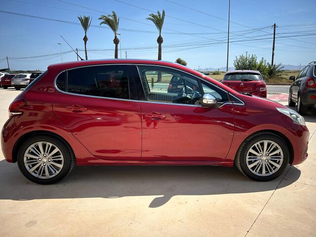 PEUGEOT 208 ALLURE 1.2 E-THP AUTO SPANISH LHD IN SPAIN 82000 MILES SUPERB 2015